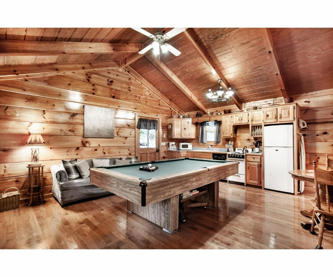 Вилла Peekaboo With Hot Tub, Pool Table, And Jacuzzi Пиджен-Фордж Экстерьер фото